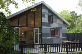 DINOS - Whole Guesthouse - Nearby Groningen and lake